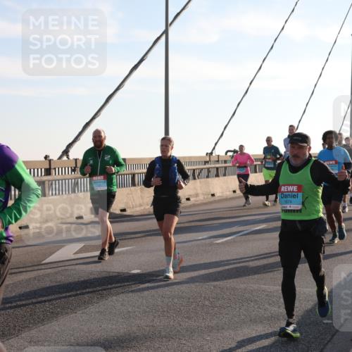 03.10.2025 - Köhlbrandbrückenlauf Yannick Fuchs http://msf.ph/oto/9177822 03.10.2025 08:29:53 Position 1 2034, 1674 meine-sportfotos.de