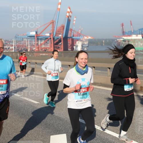03.10.2025 - Köhlbrandbrückenlauf Yannick Fuchs http://msf.ph/oto/9177833 03.10.2025 08:49:12 Position 2 1809, 2276, 379 meine-sportfotos.de