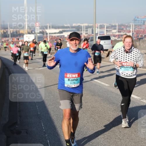 03.10.2025 - Köhlbrandbrückenlauf Yannick Fuchs http://msf.ph/oto/9177838 03.10.2025 08:49:13 Position 2 3176, 1162 meine-sportfotos.de