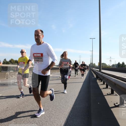 03.10.2025 - Köhlbrandbrückenlauf Yannick Fuchs http://msf.ph/oto/9177842 03.10.2025 11:17:11 Position 3 4386 meine-sportfotos.de