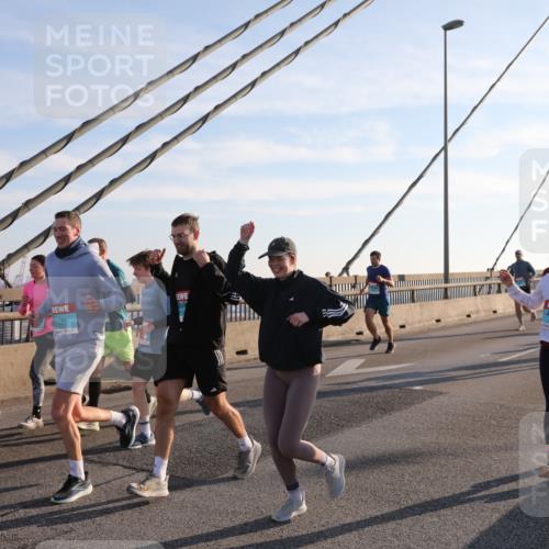03.10.2025 - Köhlbrandbrückenlauf Yannick Fuchs http://msf.ph/oto/9177881 03.10.2025 08:29:57 Position 1  meine-sportfotos.de