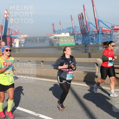 03.10.2025 - Köhlbrandbrückenlauf Yannick Fuchs http://msf.ph/oto/9177882 03.10.2025 08:49:18 Position 2 1879, 3779 meine-sportfotos.de