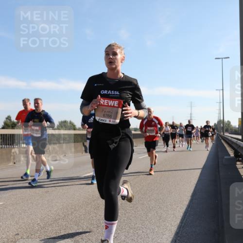 03.10.2025 - Köhlbrandbrückenlauf Yannick Fuchs http://msf.ph/oto/9177925 03.10.2025 11:17:16 Position 3 6766 meine-sportfotos.de