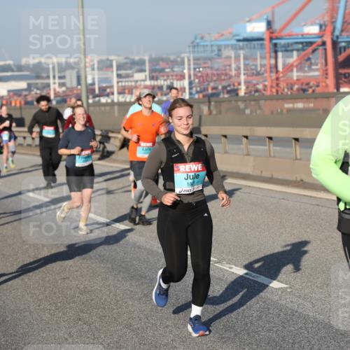 03.10.2025 - Köhlbrandbrückenlauf Yannick Fuchs http://msf.ph/oto/9177938 03.10.2025 08:49:24 Position 2 181, 2724 meine-sportfotos.de