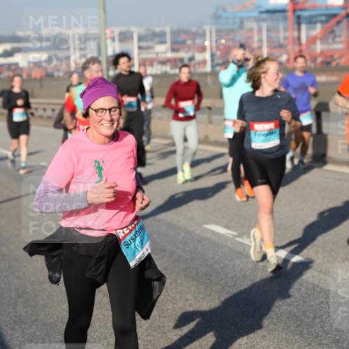 03.10.2025 - Köhlbrandbrückenlauf Yannick Fuchs http://msf.ph/oto/9177969 03.10.2025 08:49:26 Position 2 313 meine-sportfotos.de