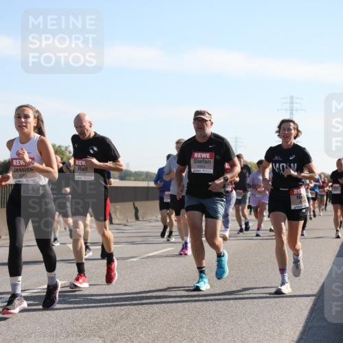 03.10.2025 - Köhlbrandbrückenlauf Yannick Fuchs http://msf.ph/oto/9177979 03.10.2025 11:17:19 Position 3 4564, 4346, 6563, 4293 meine-sportfotos.de