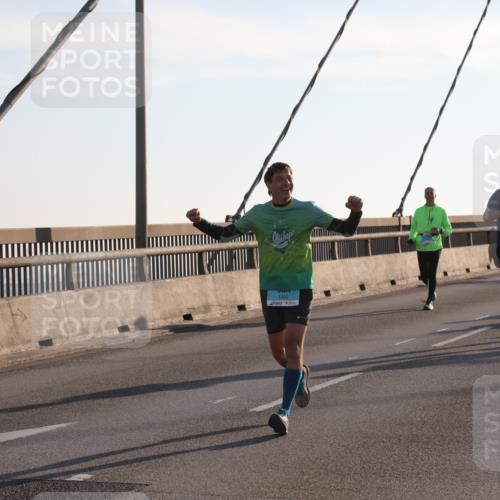 03.10.2025 - Köhlbrandbrückenlauf Yannick Fuchs http://msf.ph/oto/9177987 03.10.2025 08:30:04 Position 1 1362 meine-sportfotos.de