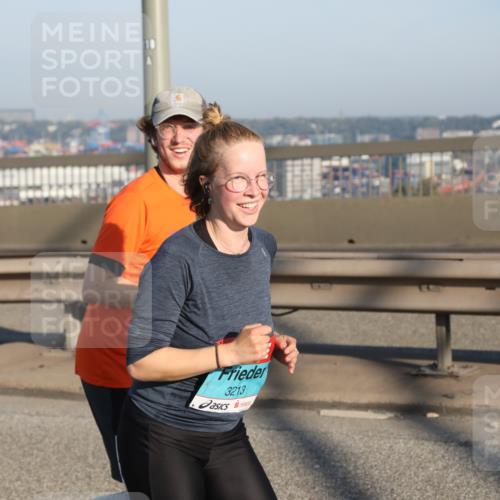 03.10.2025 - Köhlbrandbrückenlauf Yannick Fuchs http://msf.ph/oto/9177991 03.10.2025 08:49:29 Position 2 3213 meine-sportfotos.de