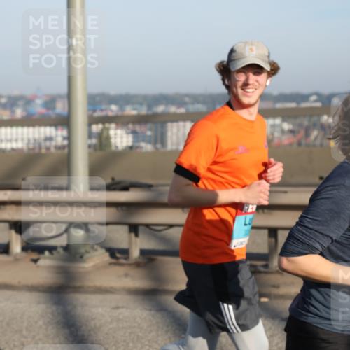 03.10.2025 - Köhlbrandbrückenlauf Yannick Fuchs http://msf.ph/oto/9177995 03.10.2025 08:49:29 Position 2  meine-sportfotos.de