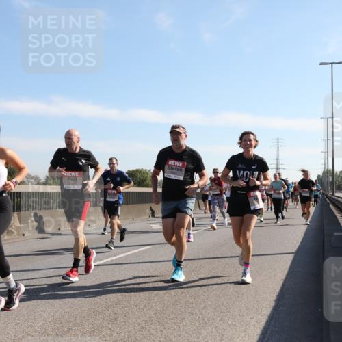 03.10.2025 - Köhlbrandbrückenlauf Yannick Fuchs http://msf.ph/oto/9177999 03.10.2025 11:17:20 Position 3 4564, 4346, 6563 meine-sportfotos.de