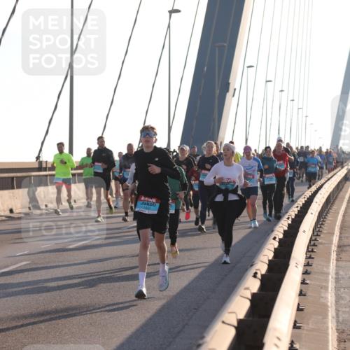 03.10.2025 - Köhlbrandbrückenlauf Yannick Fuchs http://msf.ph/oto/9178007 03.10.2025 08:30:05 Position 1 3653, 1933 meine-sportfotos.de