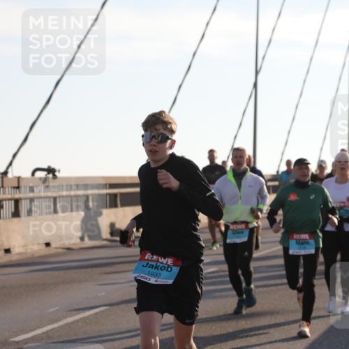 03.10.2025 - Köhlbrandbrückenlauf Yannick Fuchs http://msf.ph/oto/9178026 03.10.2025 08:30:08 Position 1 1933 meine-sportfotos.de