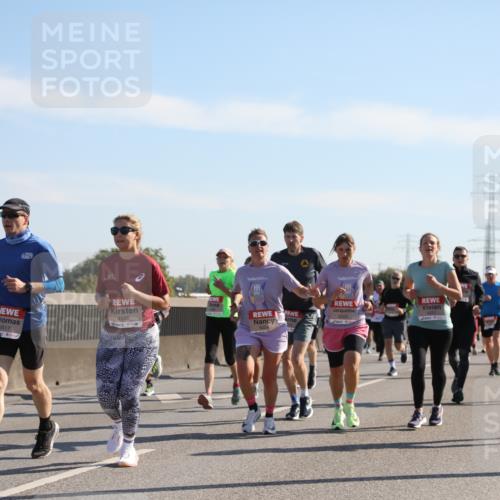 03.10.2025 - Köhlbrandbrückenlauf Yannick Fuchs http://msf.ph/oto/9178028 03.10.2025 11:17:22 Position 3 6517, 4538, 4521, 4260 meine-sportfotos.de