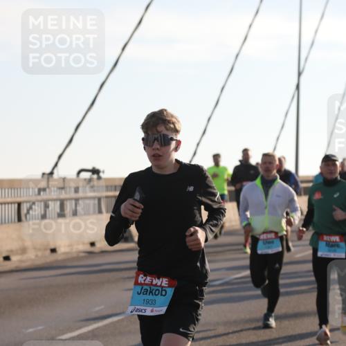 03.10.2025 - Köhlbrandbrückenlauf Yannick Fuchs http://msf.ph/oto/9178032 03.10.2025 08:30:08 Position 1 1933 meine-sportfotos.de