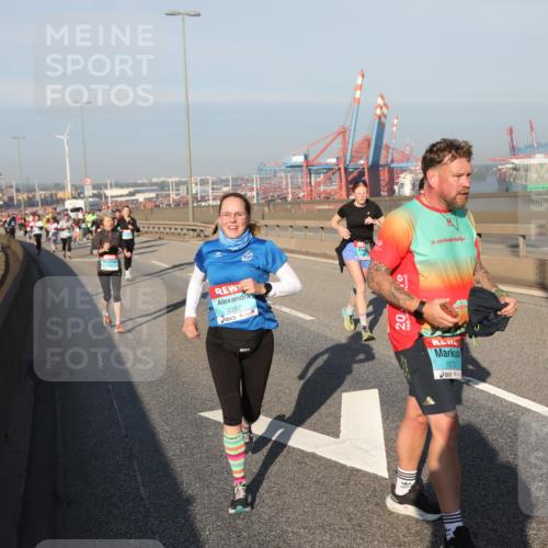 03.10.2025 - Köhlbrandbrückenlauf Yannick Fuchs http://msf.ph/oto/9178036 03.10.2025 08:49:33 Position 2 2207, 20, 1573, 20 meine-sportfotos.de