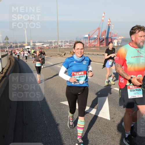 03.10.2025 - Köhlbrandbrückenlauf Yannick Fuchs http://msf.ph/oto/9178043 03.10.2025 08:49:33 Position 2 2207, 07, 20, 1573 meine-sportfotos.de