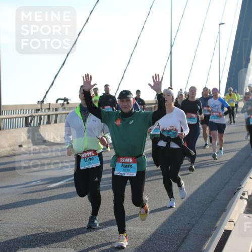 03.10.2025 - Köhlbrandbrückenlauf Yannick Fuchs http://msf.ph/oto/9178044 03.10.2025 08:30:09 Position 1 1367, 2, 3238 meine-sportfotos.de