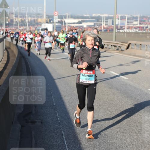 03.10.2025 - Köhlbrandbrückenlauf Yannick Fuchs http://msf.ph/oto/9178054 03.10.2025 08:49:34 Position 2 3252 meine-sportfotos.de