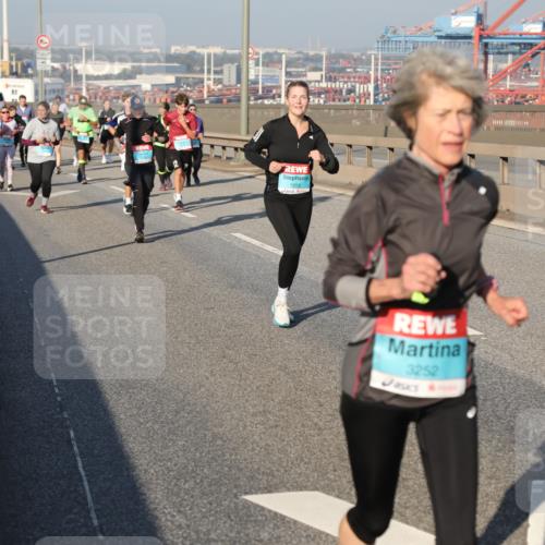 03.10.2025 - Köhlbrandbrückenlauf Yannick Fuchs http://msf.ph/oto/9178066 03.10.2025 08:49:36 Position 2 1693, 3252 meine-sportfotos.de