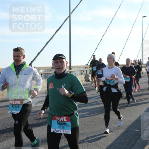 03.10.2025 - Köhlbrandbrückenlauf Yannick Fuchs http://msf.ph/oto/9178070 03.10.2025 08:30:11 Position 1 1367, 6, 3238 meine-sportfotos.de