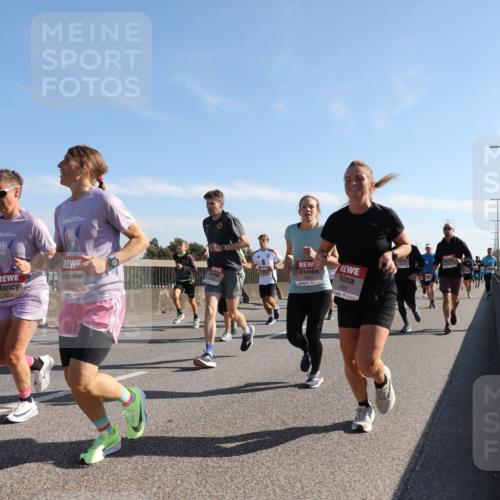 03.10.2025 - Köhlbrandbrückenlauf Yannick Fuchs http://msf.ph/oto/9178080 03.10.2025 11:17:25 Position 3 4260, 6224, 6222 meine-sportfotos.de