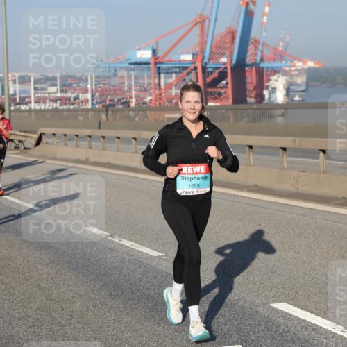 03.10.2025 - Köhlbrandbrückenlauf Yannick Fuchs http://msf.ph/oto/9178081 03.10.2025 08:49:37 Position 2 1693 meine-sportfotos.de