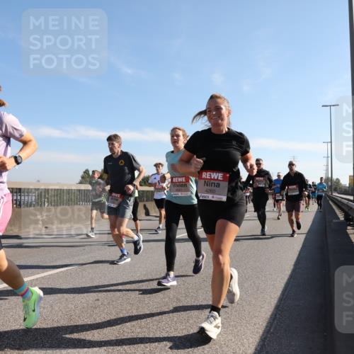 03.10.2025 - Köhlbrandbrückenlauf Yannick Fuchs http://msf.ph/oto/9178083 03.10.2025 11:17:25 Position 3 6222, 4521, 4260 meine-sportfotos.de