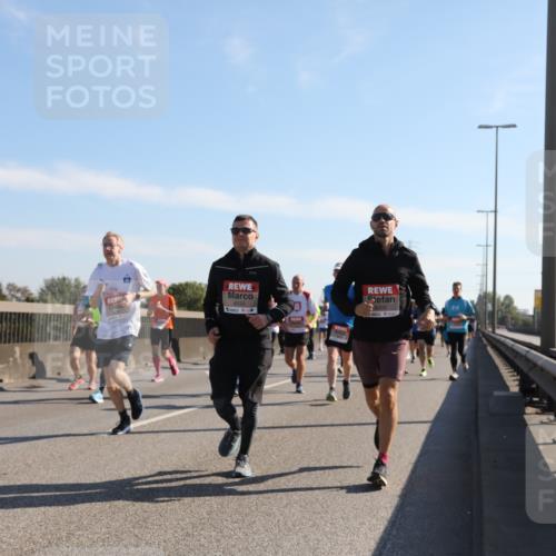 03.10.2025 - Köhlbrandbrückenlauf Yannick Fuchs http://msf.ph/oto/9178093 03.10.2025 11:17:26 Position 3 4533, 4202 meine-sportfotos.de