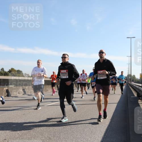 03.10.2025 - Köhlbrandbrückenlauf Yannick Fuchs http://msf.ph/oto/9178097 03.10.2025 11:17:26 Position 3 4533 meine-sportfotos.de