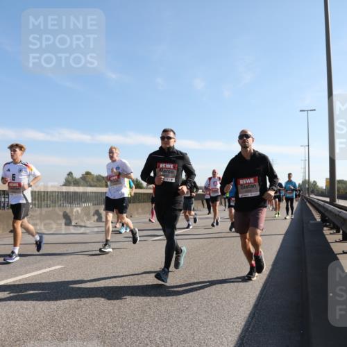 03.10.2025 - Köhlbrandbrückenlauf Yannick Fuchs http://msf.ph/oto/9178100 03.10.2025 11:17:26 Position 3  meine-sportfotos.de