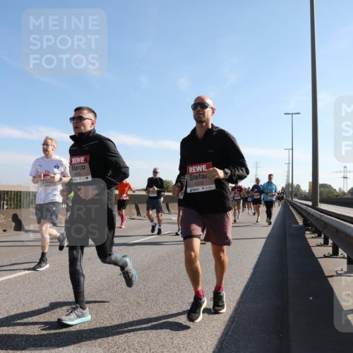 03.10.2025 - Köhlbrandbrückenlauf Yannick Fuchs http://msf.ph/oto/9178109 03.10.2025 11:17:27 Position 3 4533, 4202 meine-sportfotos.de