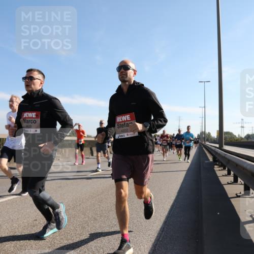 03.10.2025 - Köhlbrandbrückenlauf Yannick Fuchs http://msf.ph/oto/9178112 03.10.2025 11:17:27 Position 3 4533, 4202 meine-sportfotos.de