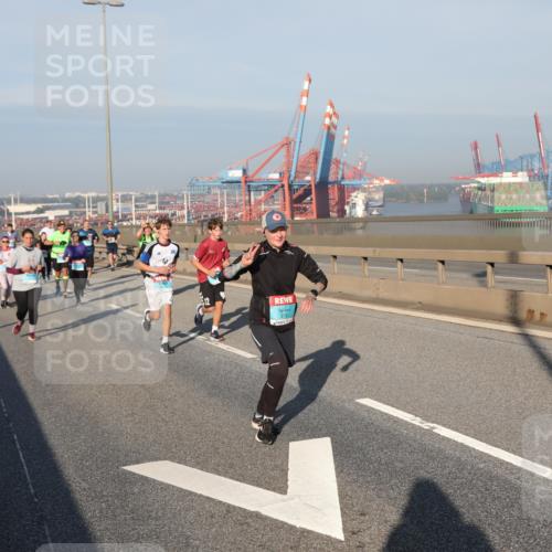 03.10.2025 - Köhlbrandbrückenlauf Yannick Fuchs http://msf.ph/oto/9178116 03.10.2025 08:49:40 Position 2  meine-sportfotos.de