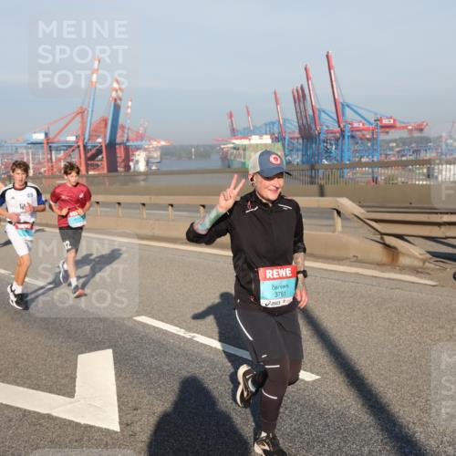 03.10.2025 - Köhlbrandbrückenlauf Yannick Fuchs http://msf.ph/oto/9178136 03.10.2025 08:49:41 Position 2 3761 meine-sportfotos.de