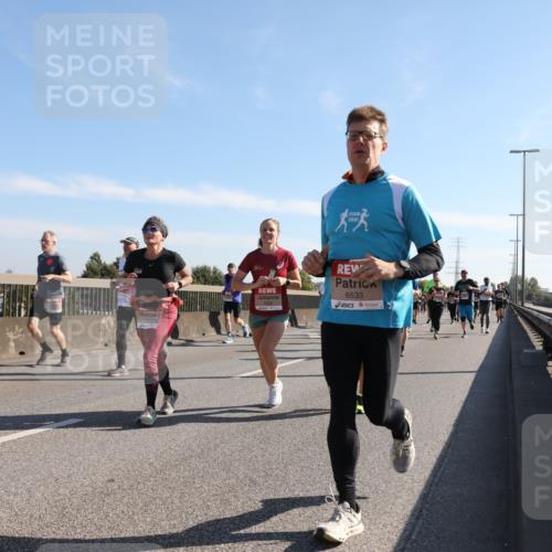 03.10.2025 - Köhlbrandbrückenlauf Yannick Fuchs http://msf.ph/oto/9178150 03.10.2025 11:17:30 Position 3 5641, 6533 meine-sportfotos.de