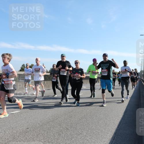 03.10.2025 - Köhlbrandbrückenlauf Yannick Fuchs http://msf.ph/oto/9178177 03.10.2025 11:17:34 Position 3 4036, 2025 meine-sportfotos.de