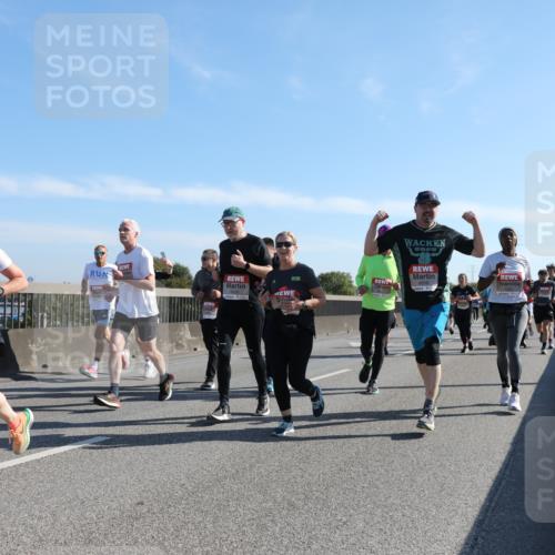 03.10.2025 - Köhlbrandbrückenlauf Yannick Fuchs http://msf.ph/oto/9178184 03.10.2025 11:17:34 Position 3 4036, 2025 meine-sportfotos.de