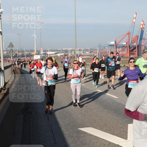 03.10.2025 - Köhlbrandbrückenlauf Yannick Fuchs http://msf.ph/oto/9178186 03.10.2025 08:49:45 Position 2 3726, 1719 meine-sportfotos.de