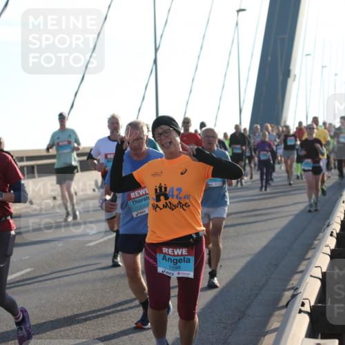 03.10.2025 - Köhlbrandbrückenlauf Yannick Fuchs http://msf.ph/oto/9178204 03.10.2025 08:30:28 Position 1 1633, 1325, 42, 1598 meine-sportfotos.de
