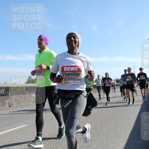 03.10.2025 - Köhlbrandbrückenlauf Yannick Fuchs http://msf.ph/oto/9178208 03.10.2025 11:17:36 Position 3 5637, 4351 meine-sportfotos.de