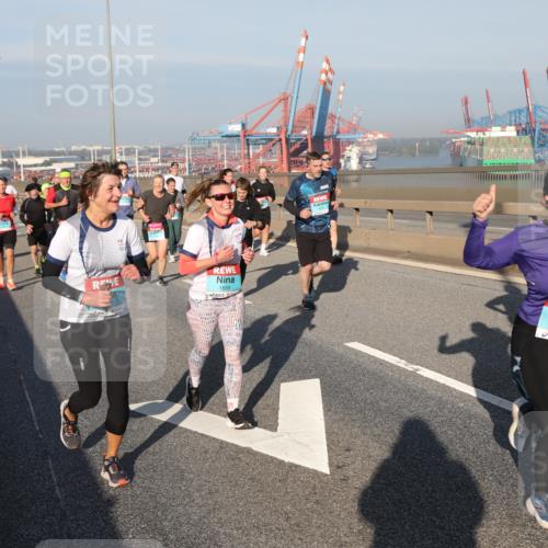 03.10.2025 - Köhlbrandbrückenlauf Yannick Fuchs http://msf.ph/oto/9178209 03.10.2025 08:49:46 Position 2 1659, 3726 meine-sportfotos.de