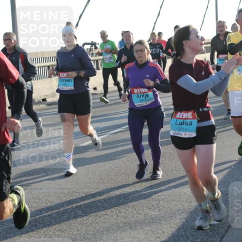 03.10.2025 - Köhlbrandbrückenlauf Yannick Fuchs http://msf.ph/oto/9178263 03.10.2025 08:30:34 Position 1 1195, 1801, 2015, 3642, 1922 meine-sportfotos.de