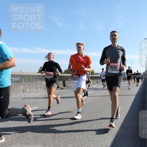 03.10.2025 - Köhlbrandbrückenlauf Yannick Fuchs http://msf.ph/oto/9178264 03.10.2025 11:17:40 Position 3 4161, 6369 meine-sportfotos.de