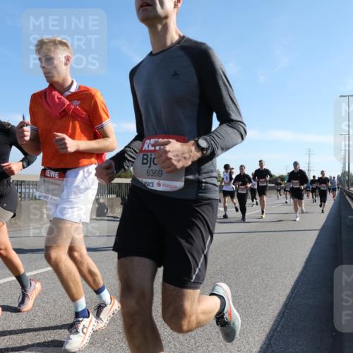 03.10.2025 - Köhlbrandbrückenlauf Yannick Fuchs http://msf.ph/oto/9178275 03.10.2025 11:17:41 Position 3 4161, 4062, 6369 meine-sportfotos.de