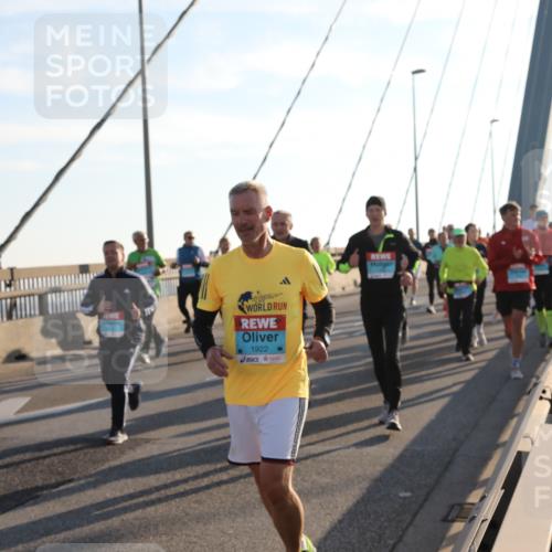 03.10.2025 - Köhlbrandbrückenlauf Yannick Fuchs http://msf.ph/oto/9178276 03.10.2025 08:30:36 Position 1 1922 meine-sportfotos.de