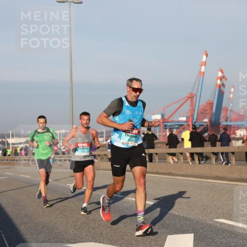 03.10.2025 - Köhlbrandbrückenlauf Yannick Fuchs http://msf.ph/oto/9178301 03.10.2025 08:30:47 Position 1  meine-sportfotos.de