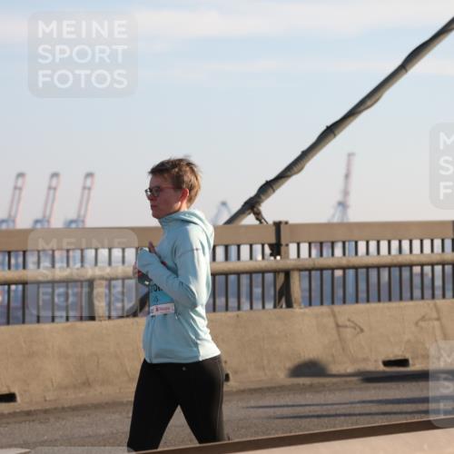 03.10.2025 - Köhlbrandbrückenlauf Yannick Fuchs http://msf.ph/oto/9178342 03.10.2025 08:31:02 Position 1 45 meine-sportfotos.de