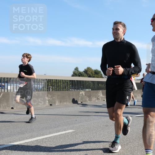 03.10.2025 - Köhlbrandbrückenlauf Yannick Fuchs http://msf.ph/oto/9178380 03.10.2025 11:17:49 Position 3  meine-sportfotos.de