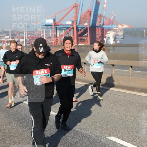 03.10.2025 - Köhlbrandbrückenlauf Yannick Fuchs http://msf.ph/oto/9178412 03.10.2025 08:50:06 Position 2 2577, 1803 meine-sportfotos.de
