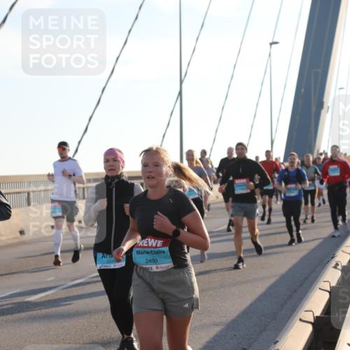 03.10.2025 - Köhlbrandbrückenlauf Yannick Fuchs http://msf.ph/oto/9178442 03.10.2025 08:31:14 Position 1 1634, 2945, 2499 meine-sportfotos.de
